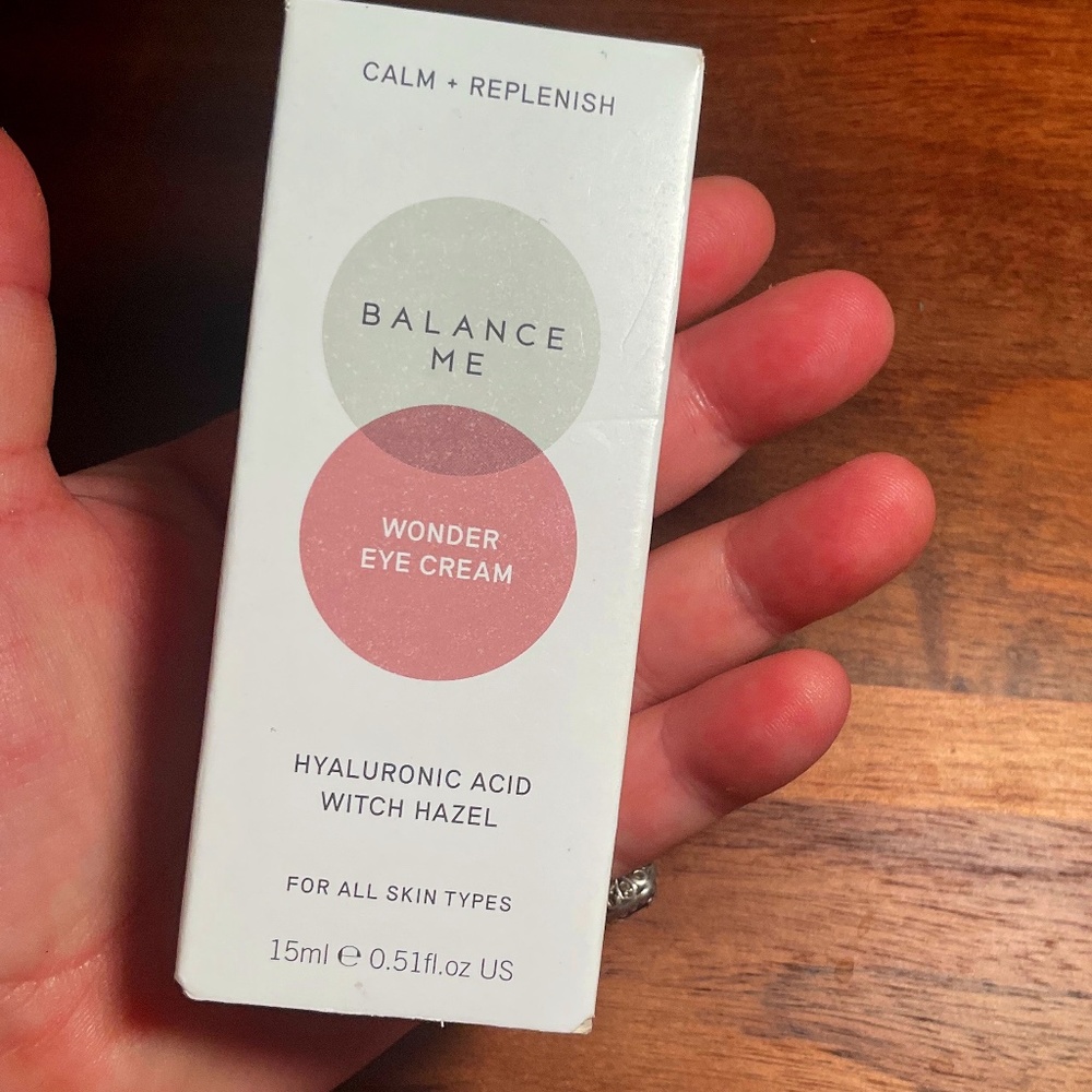 Balance me calming replenish wonder eye creme